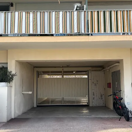 Vue Avec Piscine Et Parking Prive روكوبرُن كاب مارتي