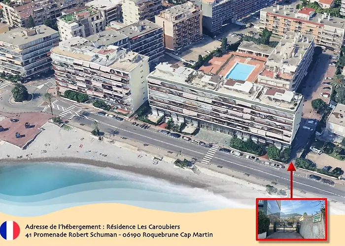 Vue Avec Piscine Et Parking Prive